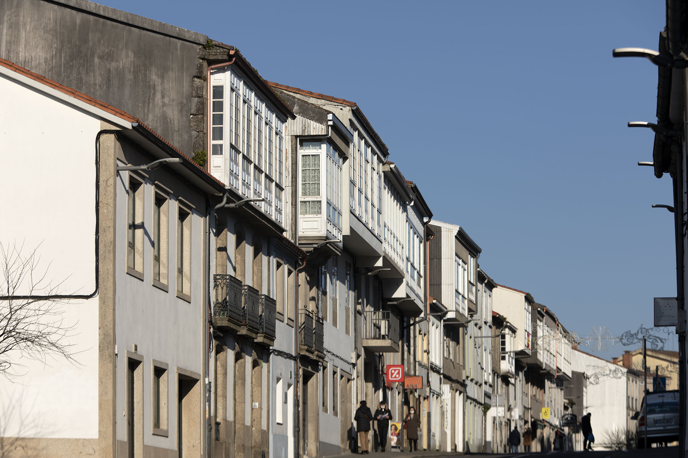 Rueda avanza que la Xunta convocará en mayo por más de 43,1 M€ tres programas de ayudas para impulsar la rehabilitación energética de viviendas y edificios residenciales