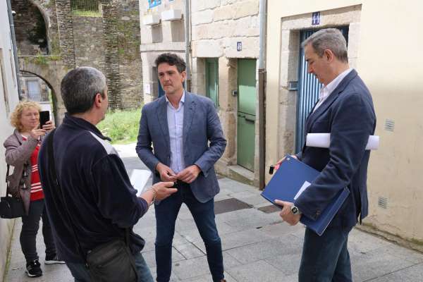 La Xunta entrega una vivienda de promoción pública en régimen de alquiler en la calle Tinería, en Lugo
