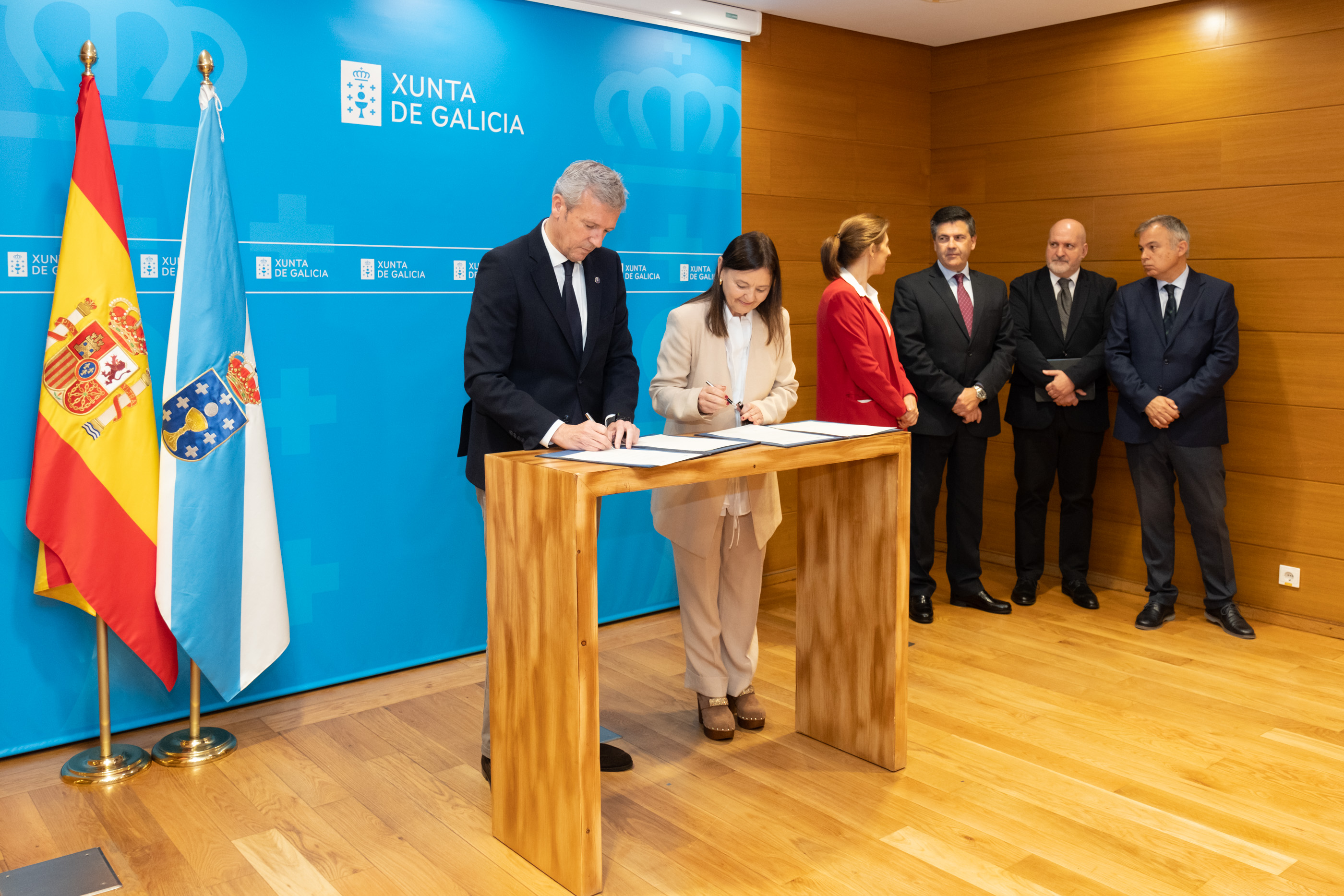 El Presidente de la Xunta anuncia más medidas de protección a los propietarios de inmuebles afectados por la ocupación ilegal