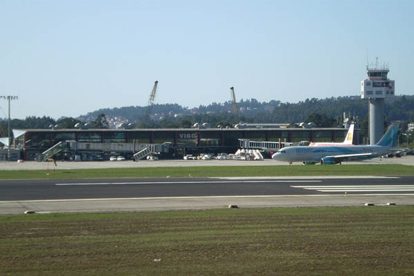 Aena remata as obras de rehabilitación para mellorar a insonorización de 47 vivendas cercanas ao aeroporto de Peinador