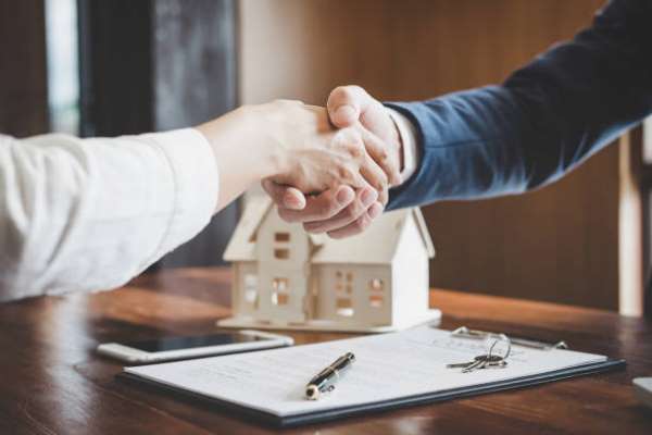 El Gobierno anuncia el fin de las Golden Visa para conseguir el permiso de residencia comprando vivienda