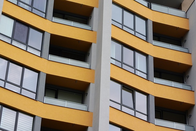 Xunta y Ayuntamiento de Toén analizan las líneas de ayudas en materia de vivienda a las que puede optar el municipio