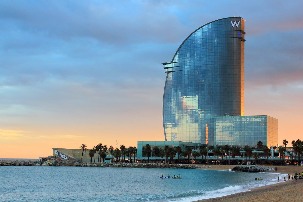 Casi el 7% del PIB catalán lo representa el sector de la construcción y promoción