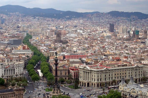 O Concello de Barcelona construirá pisos sociais de alugueiro en azoteas de equipamentos como bibliotecas, escolas e mercados