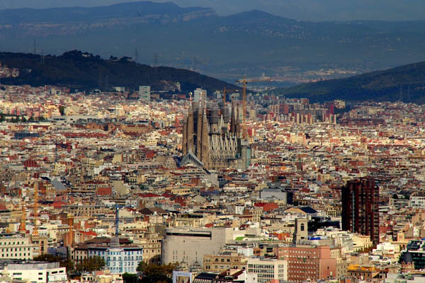 O prezo do alugueiro estabilízase nas cidades de Madrid e Barcelona, segundo Fotocasa