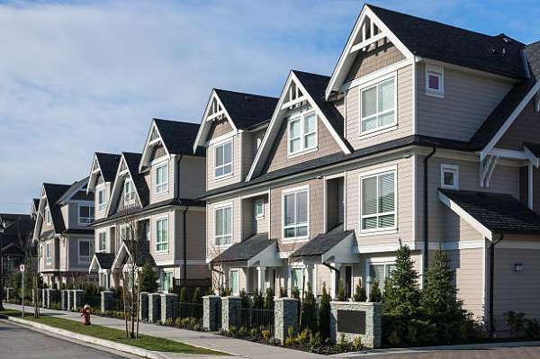 El organismo de control bancario de Canadá advierte de un shock en el pagado de la vivienda para 2026