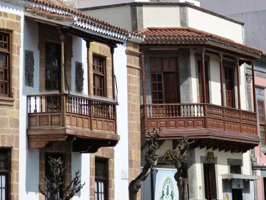 Manifestaciones multitudinarias contra el modelo de turismo de masas en las Islas Canarias