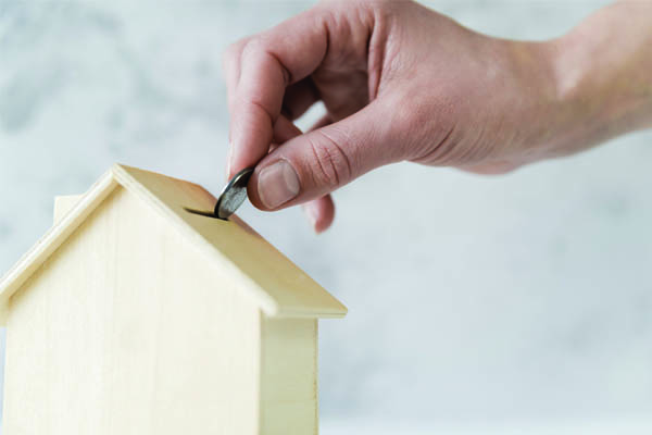 Más de la mitad de compraventas se realizan a partir de agencias inmobiliarias, según UCI