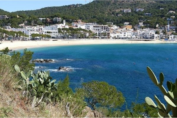 Los franceses lideran la compra de viviendas de lujo en la Costa Brava