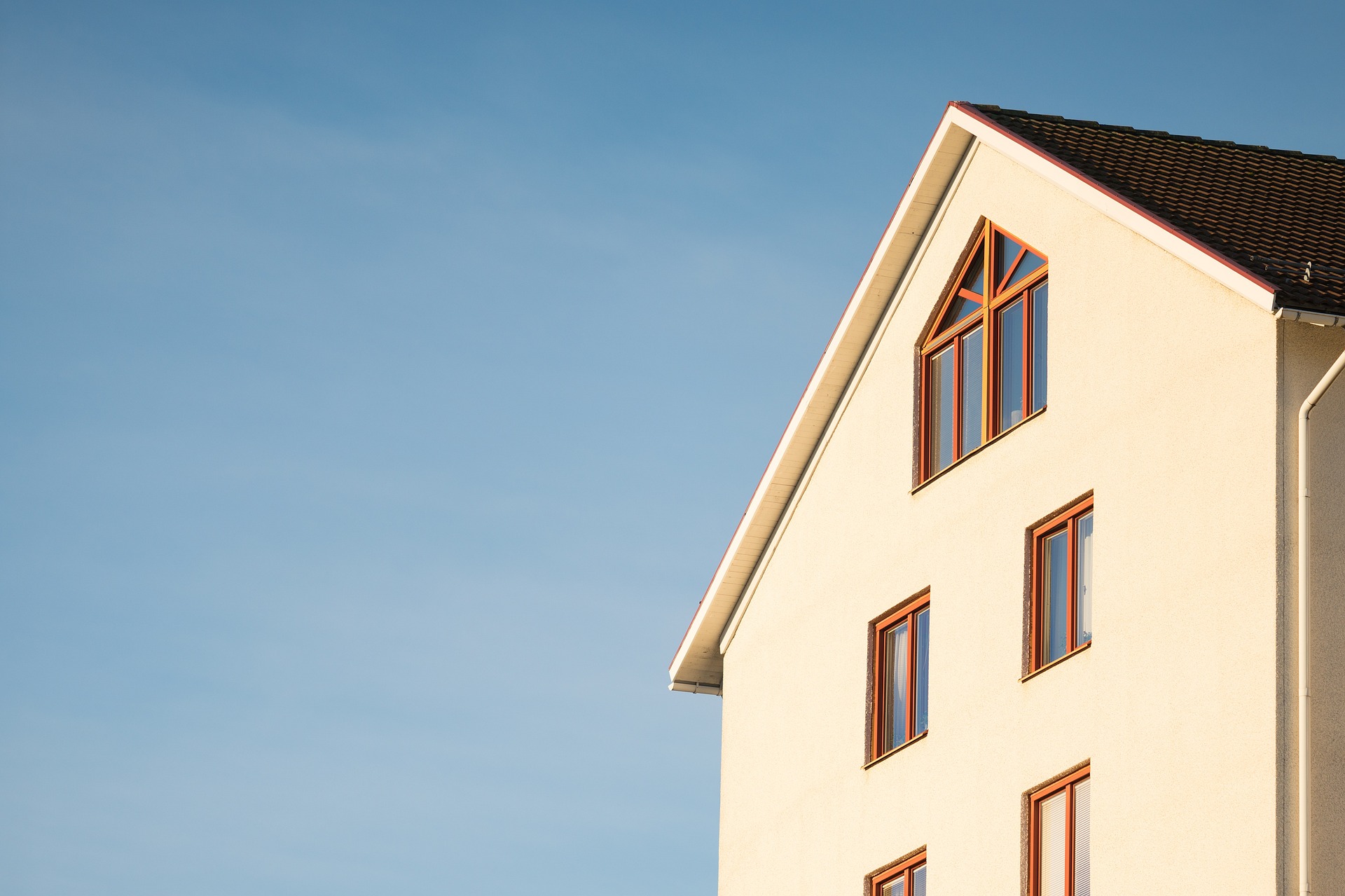 Las compraventas de vivienda crecieron en España en un 6,4% durante 2022 según el Ministerio