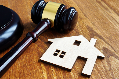 Compradores de vivienda de segunda mano podrán reclamar también por daños en el inmueble a las promotoras gracias a una sentencia del Tribunal Supremo