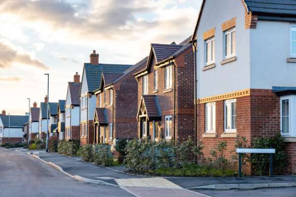 Tras la victoria laborista, el nuevo primer ministro británico promete 1,5 millones de nuevas casas, entre otras medidas relacionadas con la vivienda