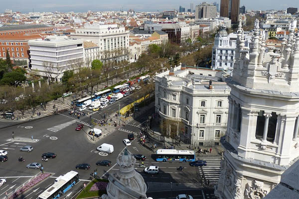 A vivenda de alugueiro en España tivo unha renda media mensual de 890 euros, segundo Pisos.com