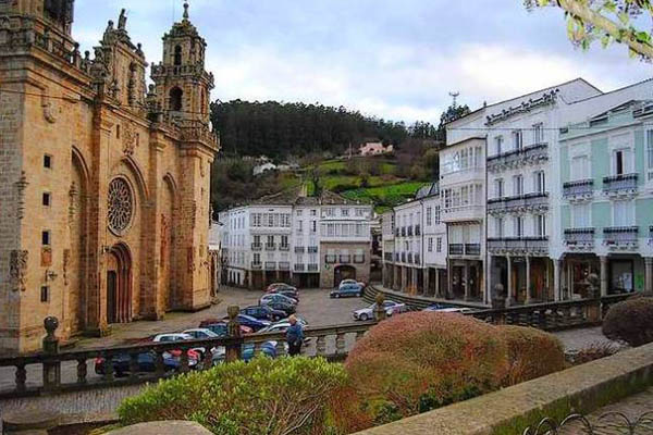 Aberto o prazo para a presentación de ofertas para a adquisición de inmobles no casco histórico de Mondoñedo 