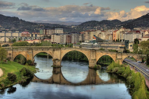 Medio Ambiente anuncia a resolución dos últimos trámites para entregar oito novas vivendas de promoción pública en Ourense