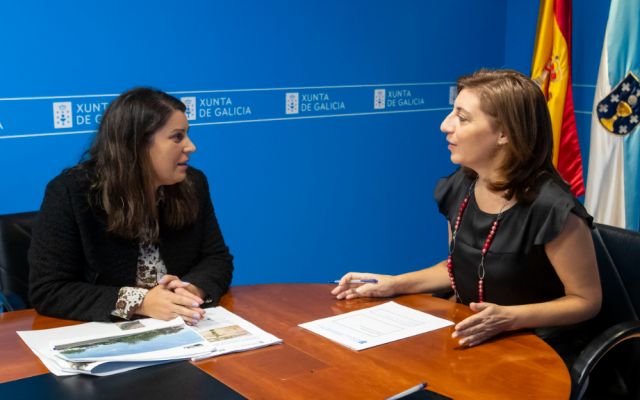 La Xunta y el ayuntamiento de Vilariño de Conso evalúan el proyecto municipal para rehabilitar inmuebles en la calle San Martiño y destinarlos a viviendas