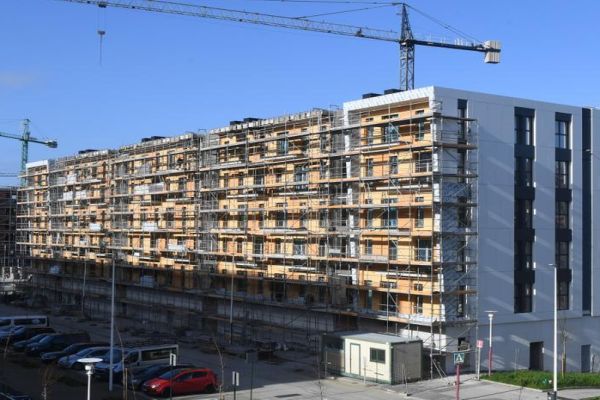 Al menos 120 concellos son susceptibles de ser zonas tensionadas de vivienda