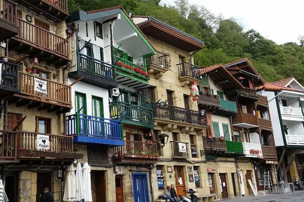 El Gobierno vasco abre una brecha con los socialistas y recurre al Constitucional la ley vivienda por “invasión competencial”