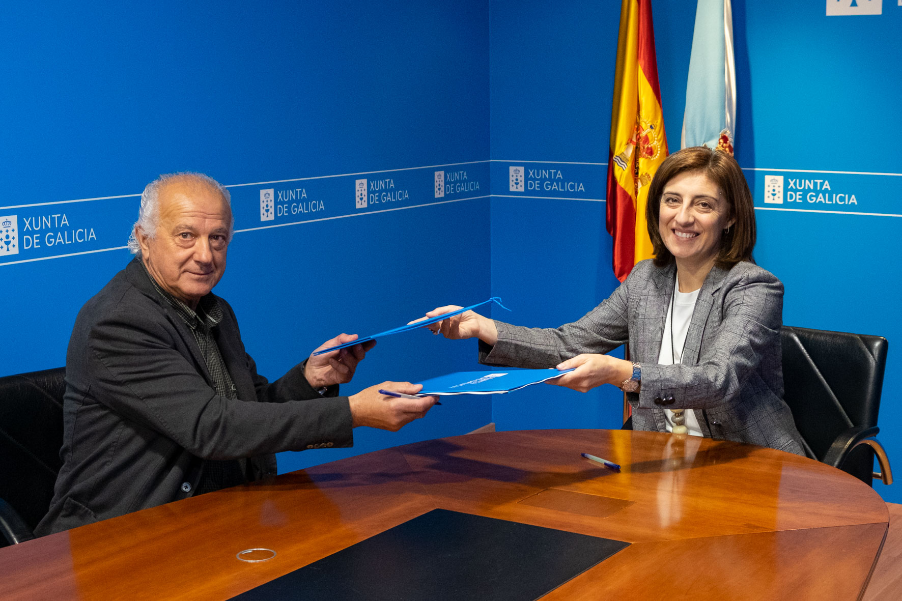 La Xunta y el Ayuntamiento de A Peroxa invertirán más de 177.000 € en la humanización de varios espacios públicos entre los que se encuentran la contorna de las viviendas sociales