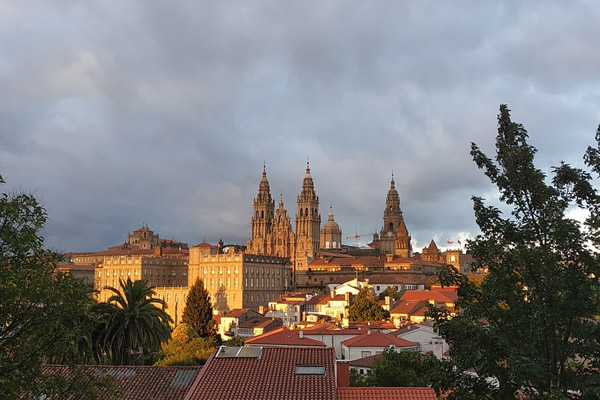 Santiago de Compostela cuenta con 130 pisos en alquiler frente a más de mil turísticos