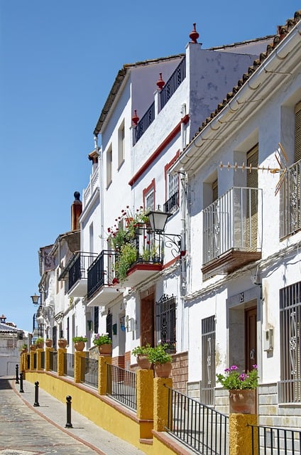 Agencias inmobiliarias tratan de esquivar la Ley de Vivienda con inquilinos estafados y caseros que se niegan a pagar a la agencia