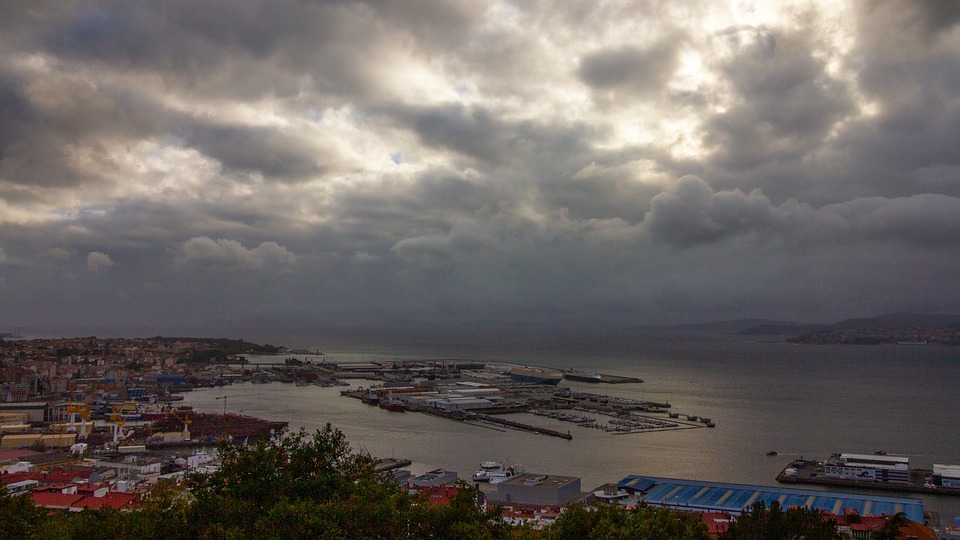 Vigo es la ciudad gallega con más edificios en venta