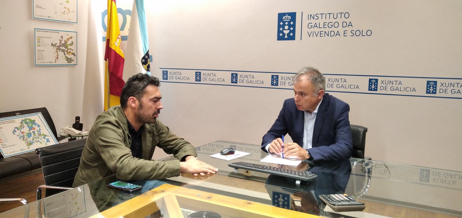 La Xunta colaborará con el Ayuntamiento de A Veiga para facilitar el acceso de los vecinos a las ayudas para la rehabilitación de viviendas